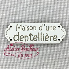 Bouton décoratif en bois "Maison d'une dentellière" - gravé