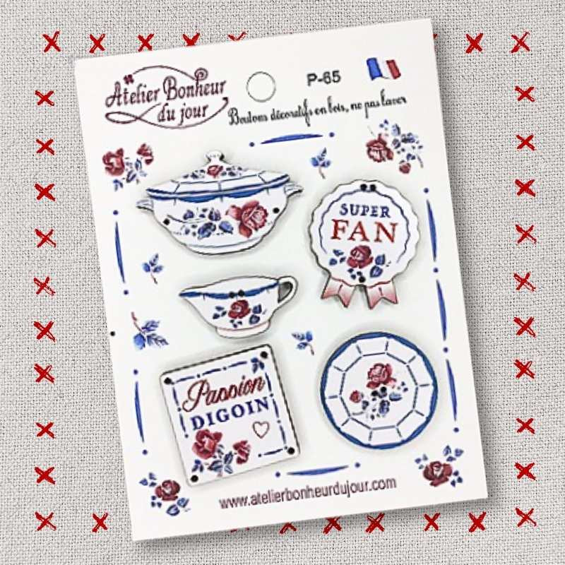 Decorative wooden buttons "Super Fan of Digoin" pouch Atelier Bonheur du jour Decorative wooden buttons "Super Fan of Digoin" pouch Atelier Bonheur du jour