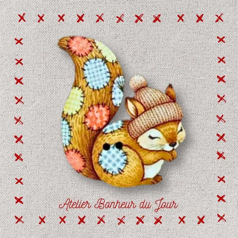 Decorative wooden button "shy squirrel" Atelier bonheur du jour