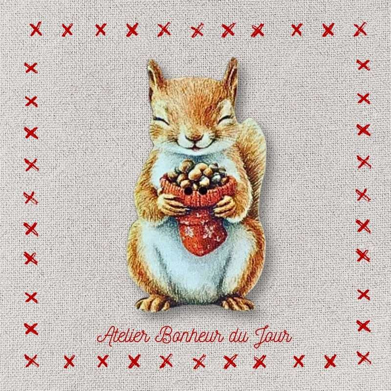 Decorative wooden button "squirrel with a hazelnut cap" Atelier bonheur du jour