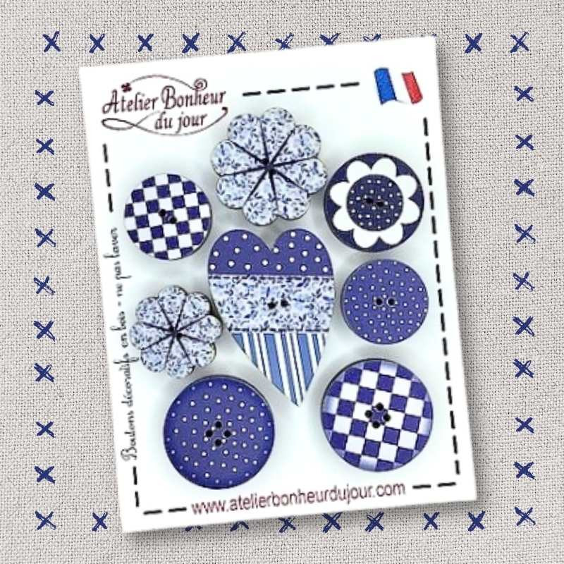 pouch decorative wooden buttons "Flowers and hearts in blue" Atelier Bonheur du jour