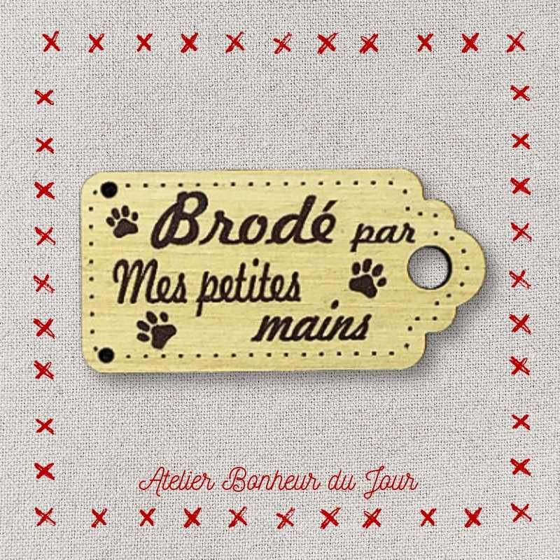 Decorative button - wooden label "Embroidered by my little hands" Atelier bonheur du jour