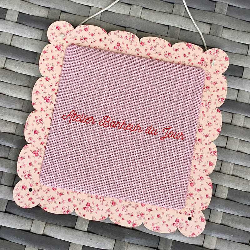 Cadre nuage fleuri "Carré - fond rose poudré" Atelier Bonheur du Jour