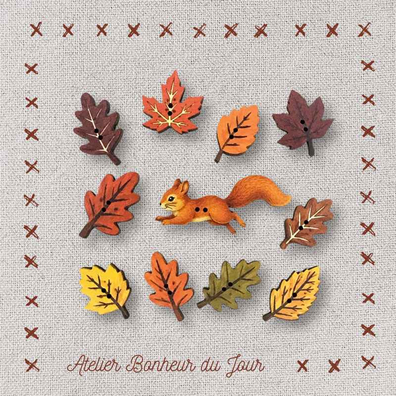 Decorative wooden buttons "A squirrel in the leaves" Atelier Bonheur du jour