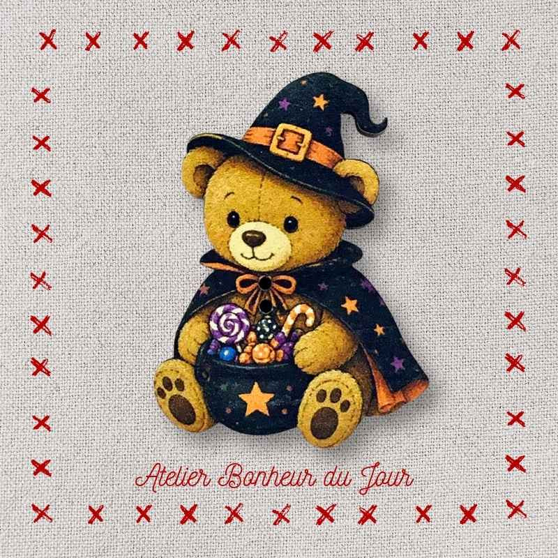 decorative wooden button "Treat-Wielding Wizard Teddy" Atelier bonheur du jour